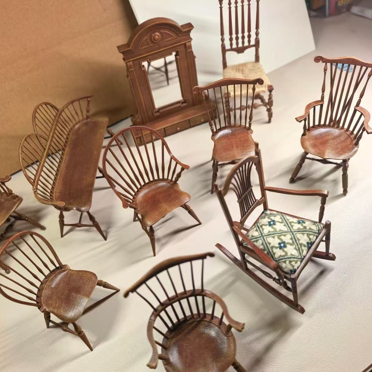Set di sedie Windsor vintage i - Dollhouse Furniture Set recensione e prezzo